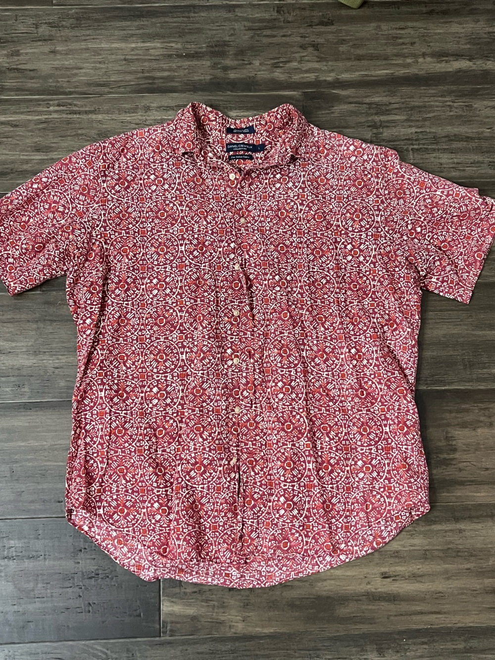 Red & white men’s button down summer shirt sz L Daniel cremieux